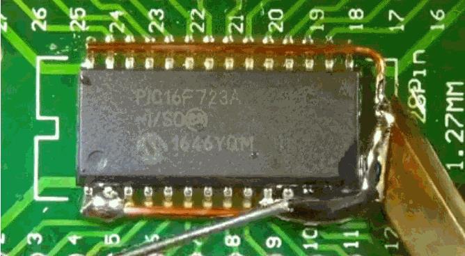  更大的SOP芯片，則使用更長的導熱銅絲